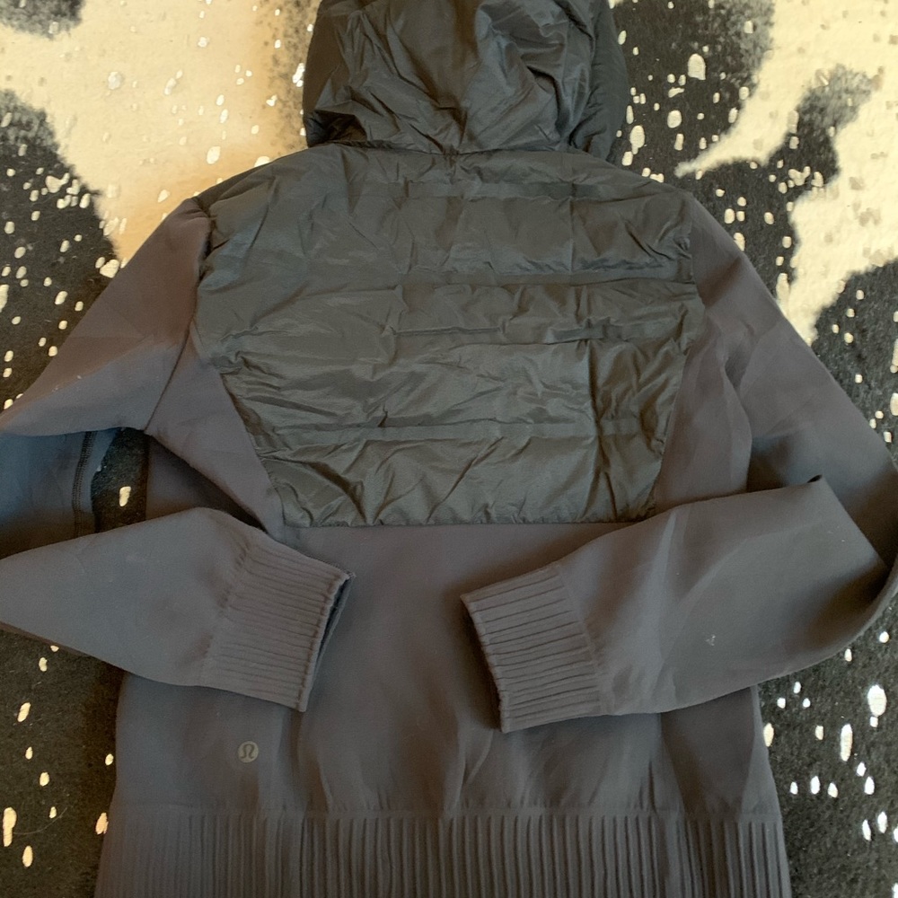 Lululemon jacket - Picture 3 of 3